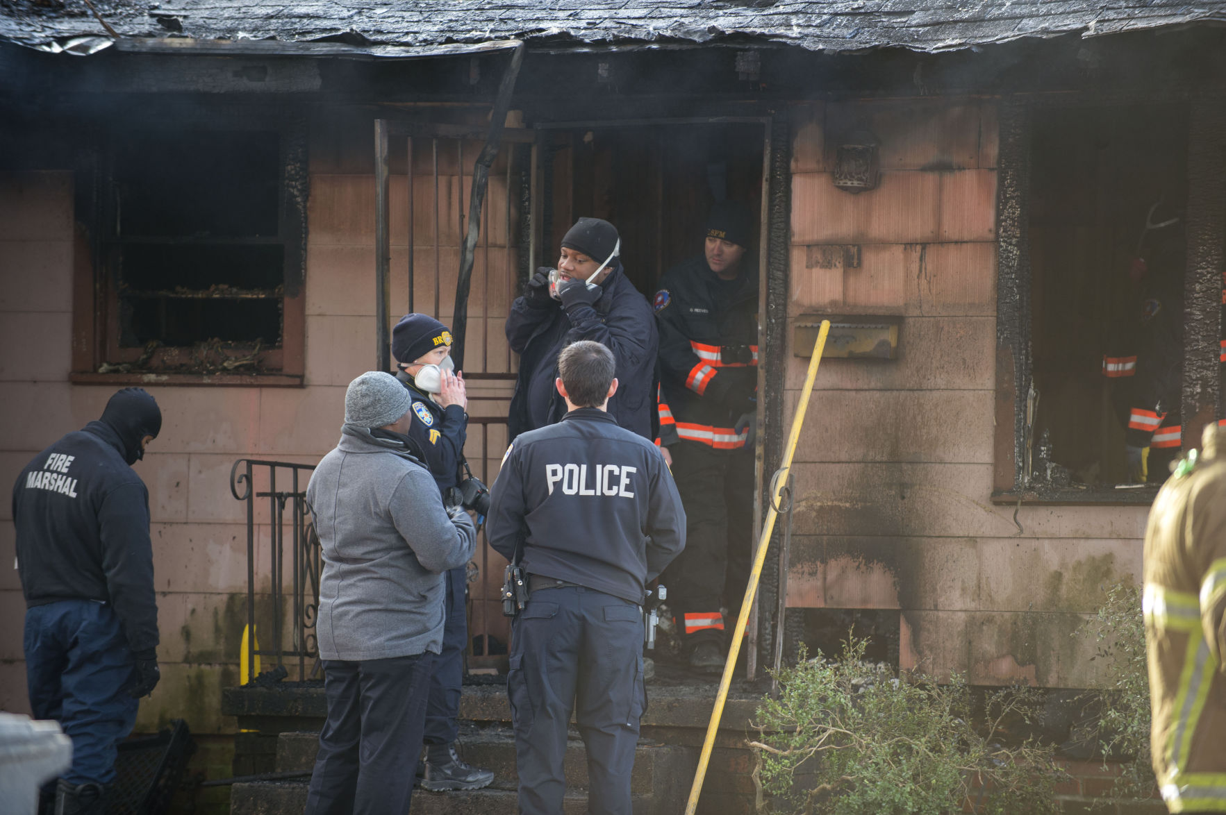 BR.multiplefatalityfire430.010618.jpg